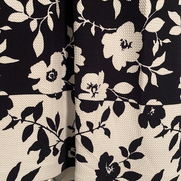 Black and white floral dress - Picture 3 of 7